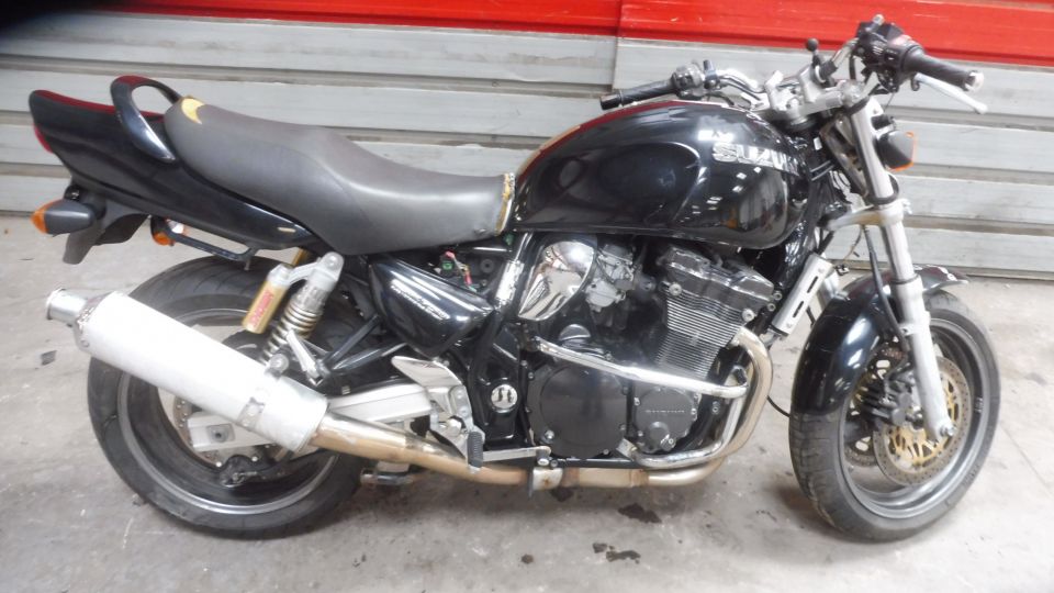 SUZUKI GSX 750 4