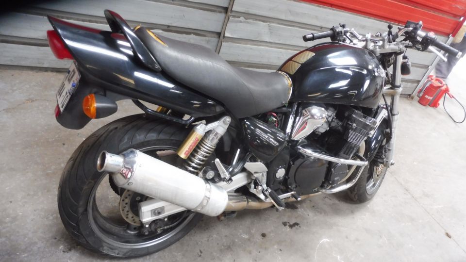 SUZUKI GSX 750 4
