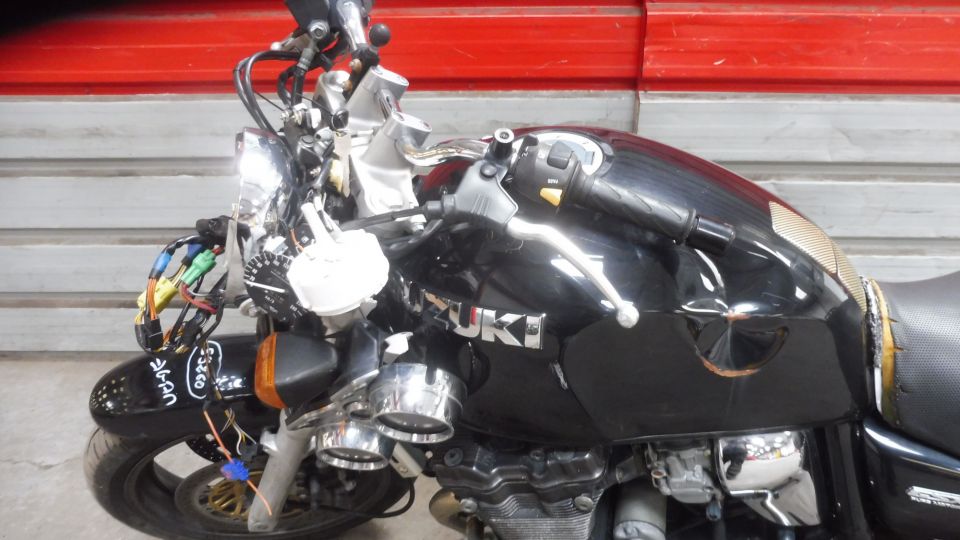 SUZUKI GSX 750 4
