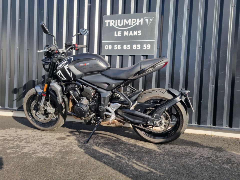 TRIUMPH TRIDENT 660 4