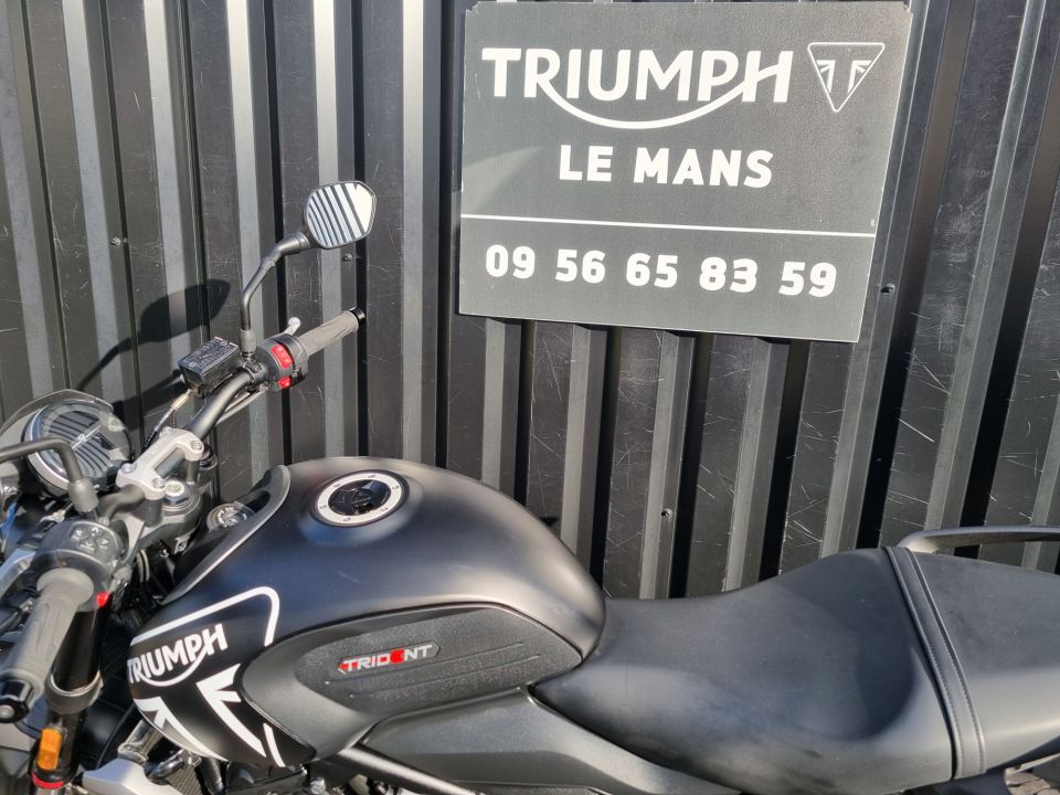 TRIUMPH TRIDENT 660 4