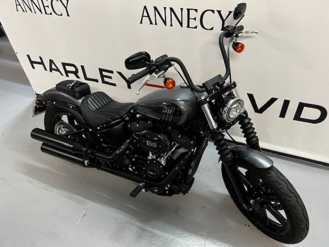 HARLEY-DAVIDSON SOFTAIL STREET BOB 1868 4