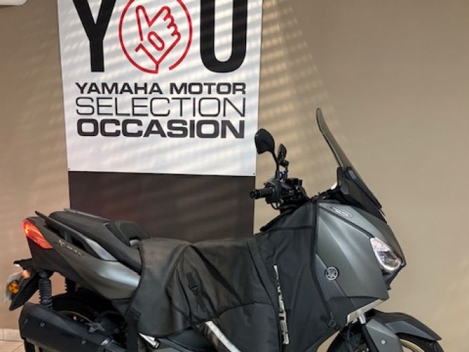 YAMAHA XMAX 300 Tech Max 4