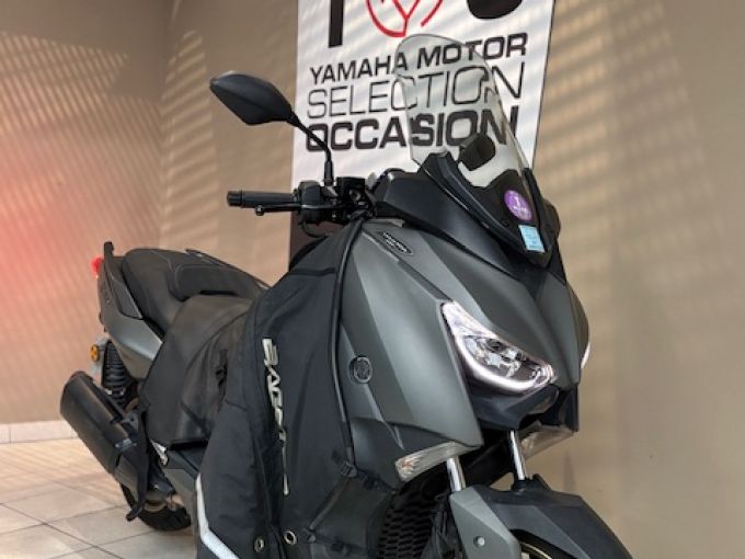 YAMAHA XMAX 300 Tech Max 4