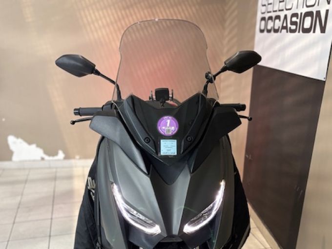 YAMAHA XMAX 300 Tech Max 4