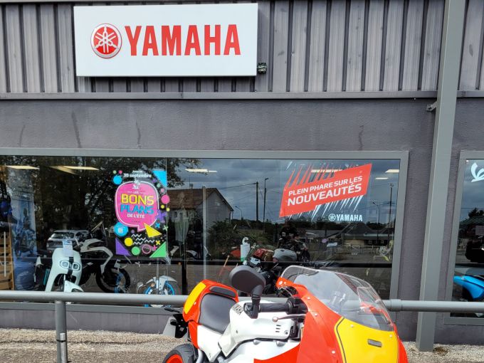 YAMAHA XSR 900 GP 35KW 4