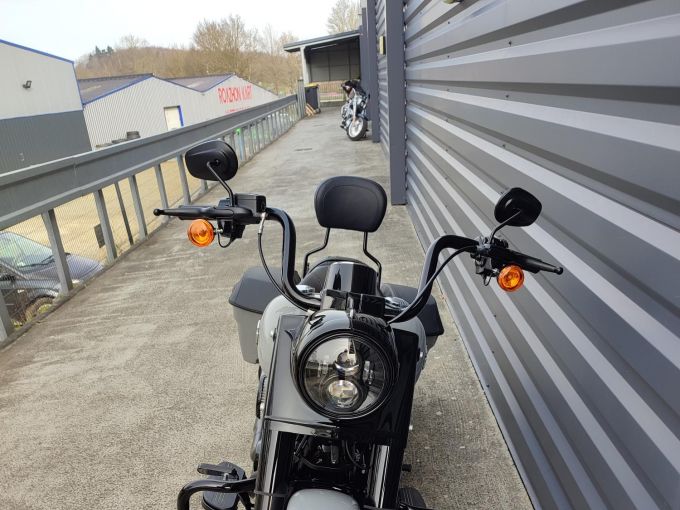 HARLEY-DAVIDSON TOURING ROAD KING 1868 SPECIAL 4