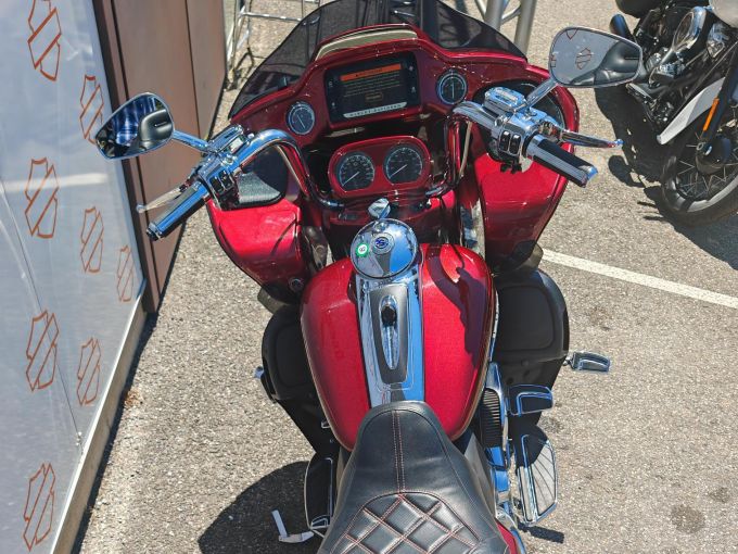 HARLEY-DAVIDSON TOURING ROAD GLIDE 1800 ULTRA CVO 4