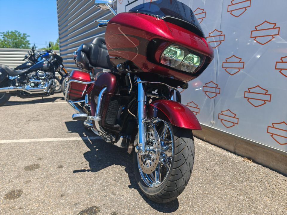 HARLEY-DAVIDSON TOURING ROAD GLIDE 1800 ULTRA CVO 4