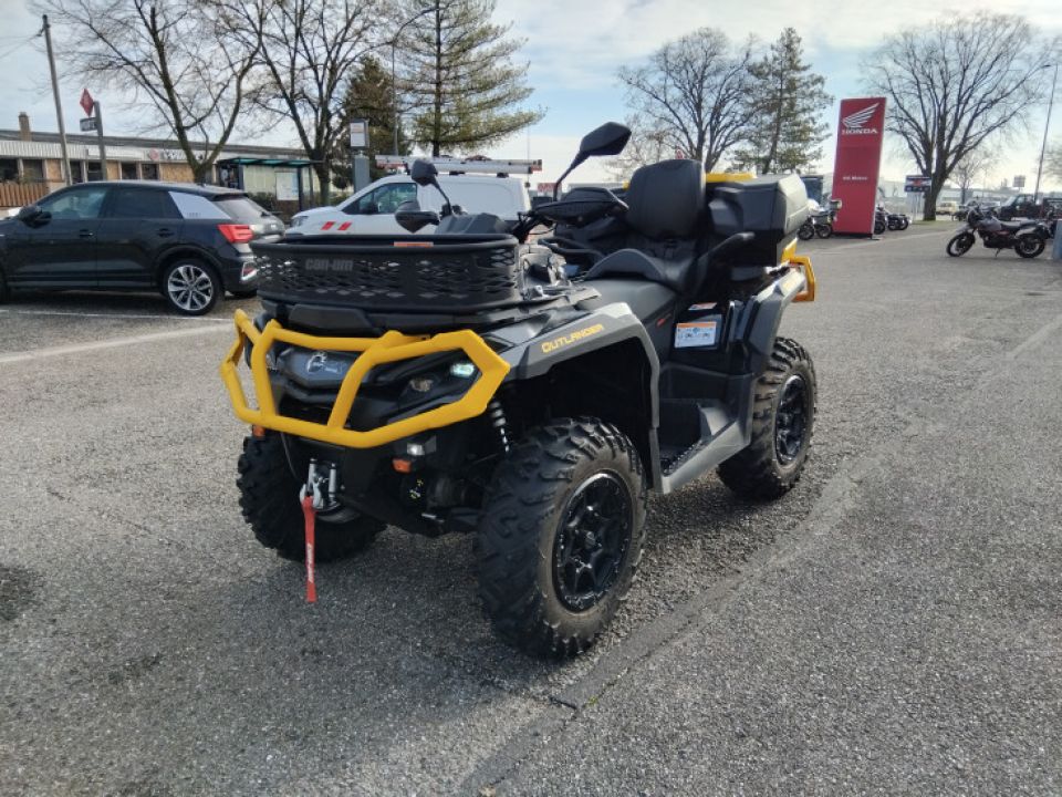 CAN-AM OUTLANDER 650 4