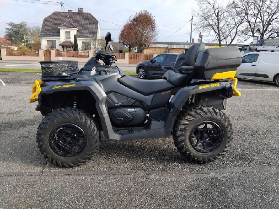 CAN-AM OUTLANDER 650 4
