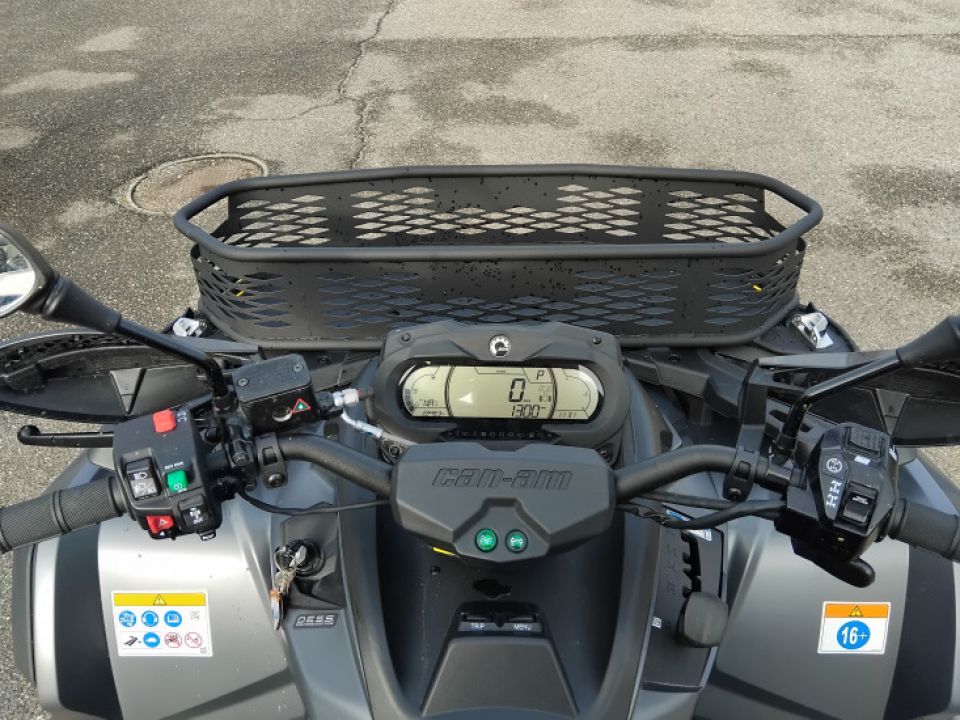 CAN-AM OUTLANDER 650 4