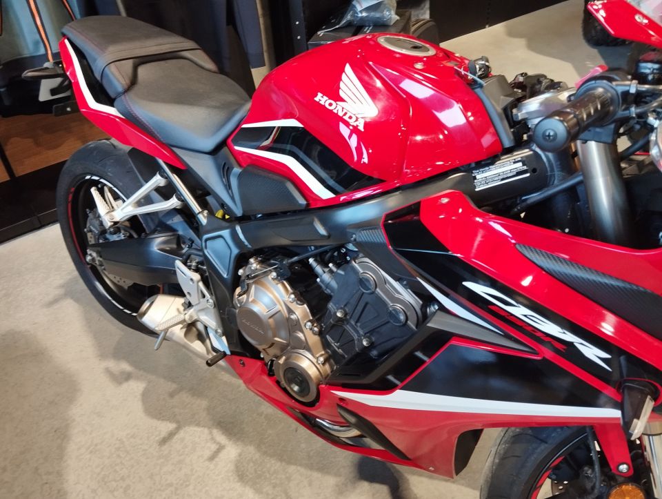 HONDA CBR 650  R 4