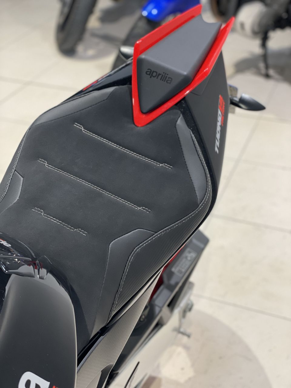 APRILIA TUONO 1100 V4 FACTORY 4