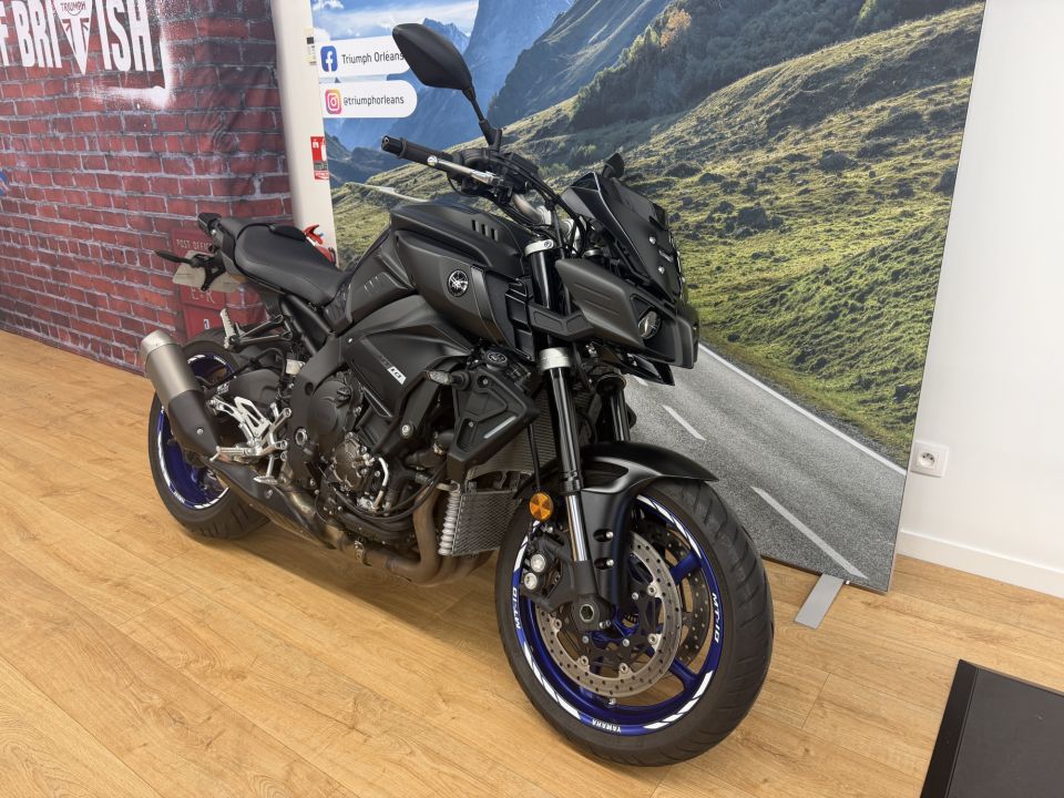 YAMAHA MT-10 4