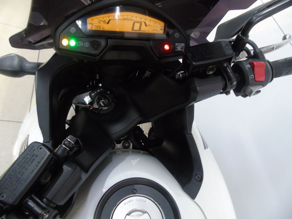 HONDA VFR 800 X  CROSSRUNNER 4