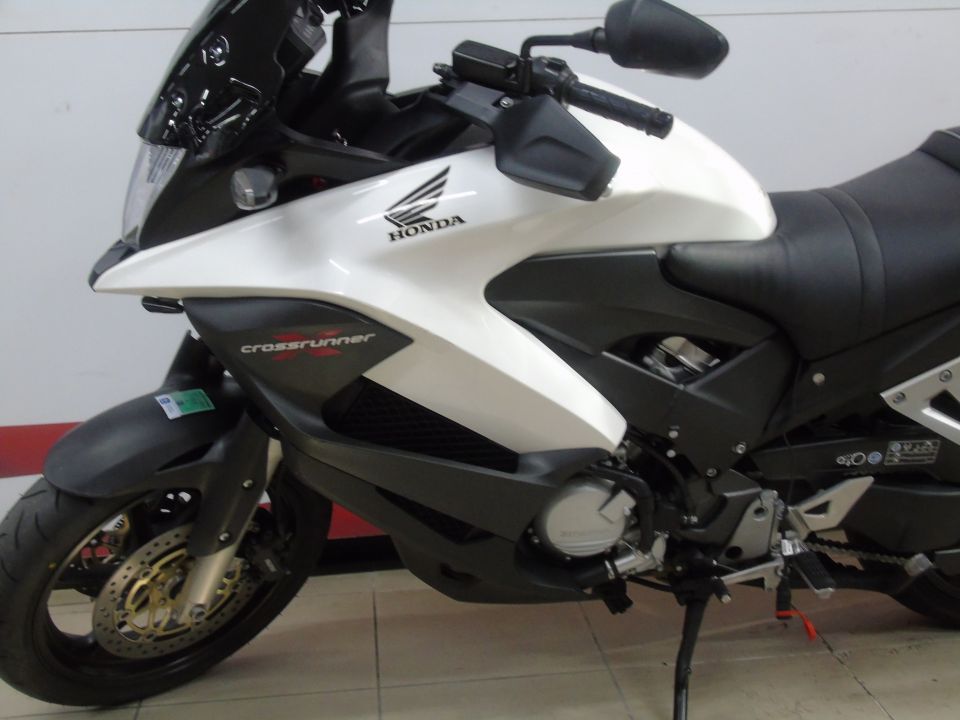 HONDA VFR 800 X  CROSSRUNNER 4