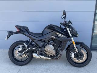 QJ MOTOR SRK 700 - 2023