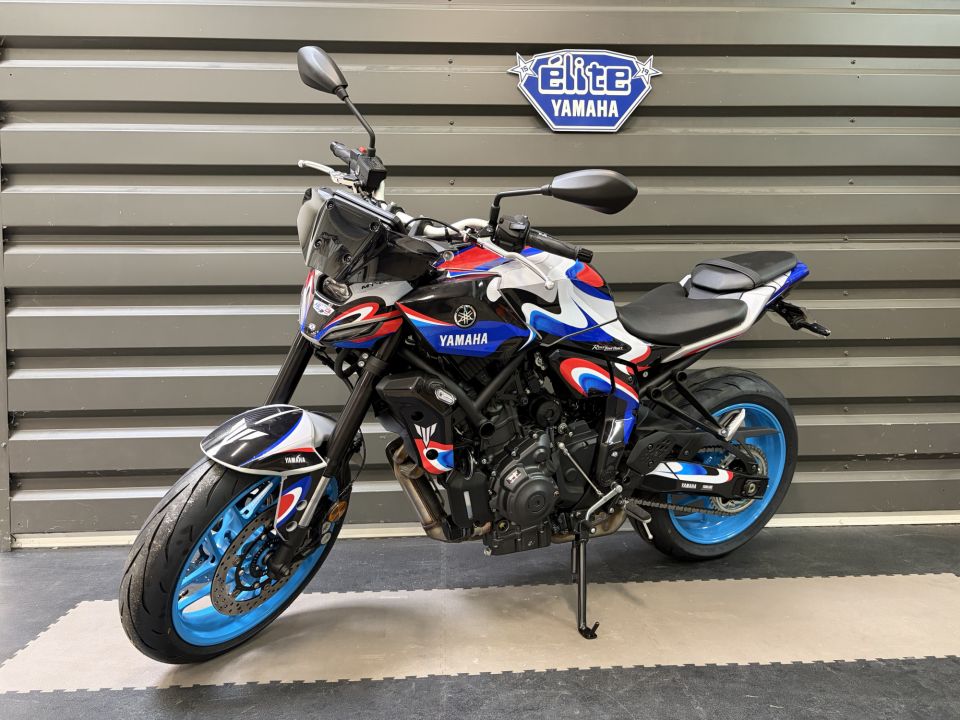 YAMAHA MT-07 4