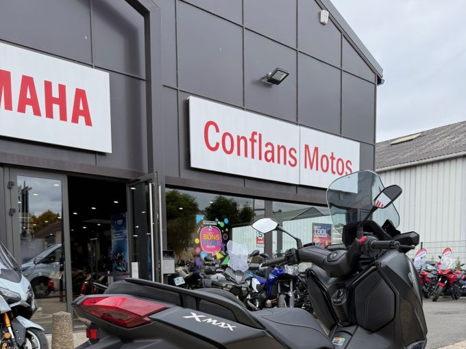 YAMAHA XMAX 300 Tech Max 4
