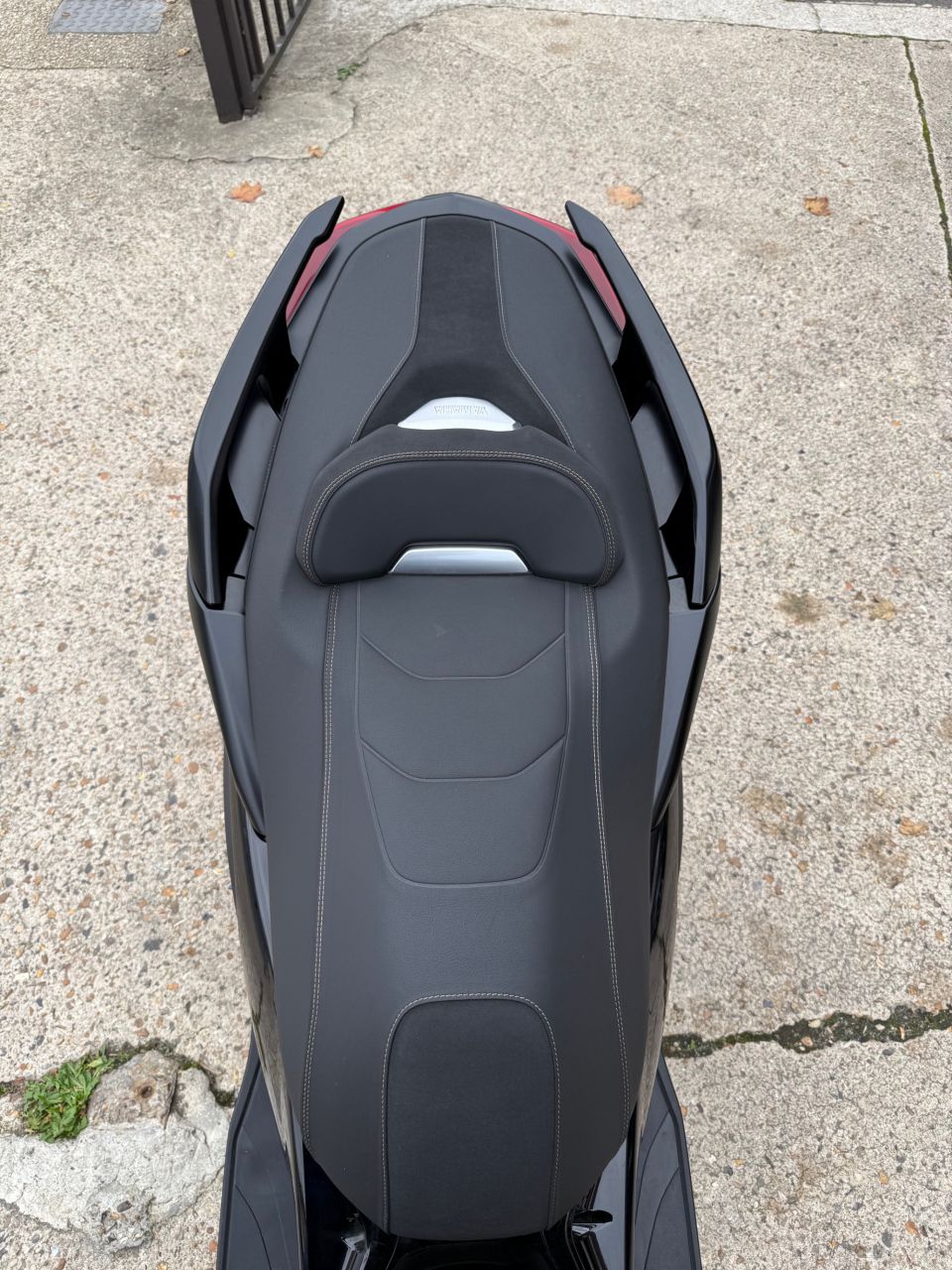 YAMAHA XMAX 300 Tech Max 4