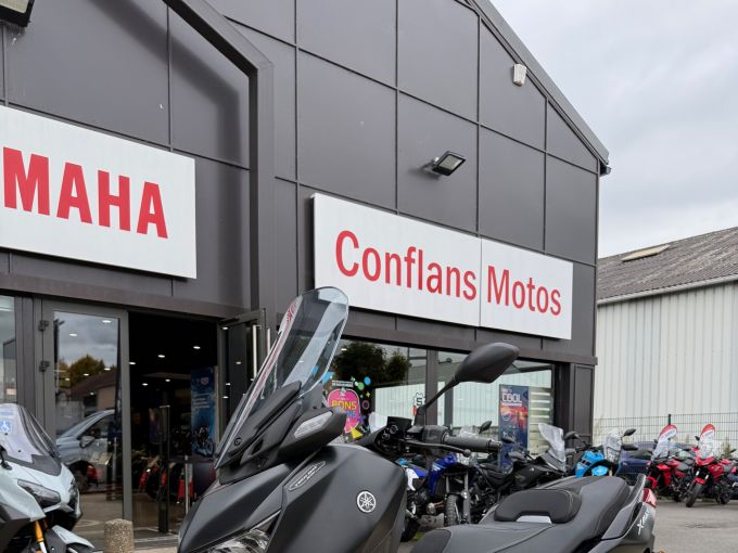 YAMAHA XMAX 300 Tech Max 4