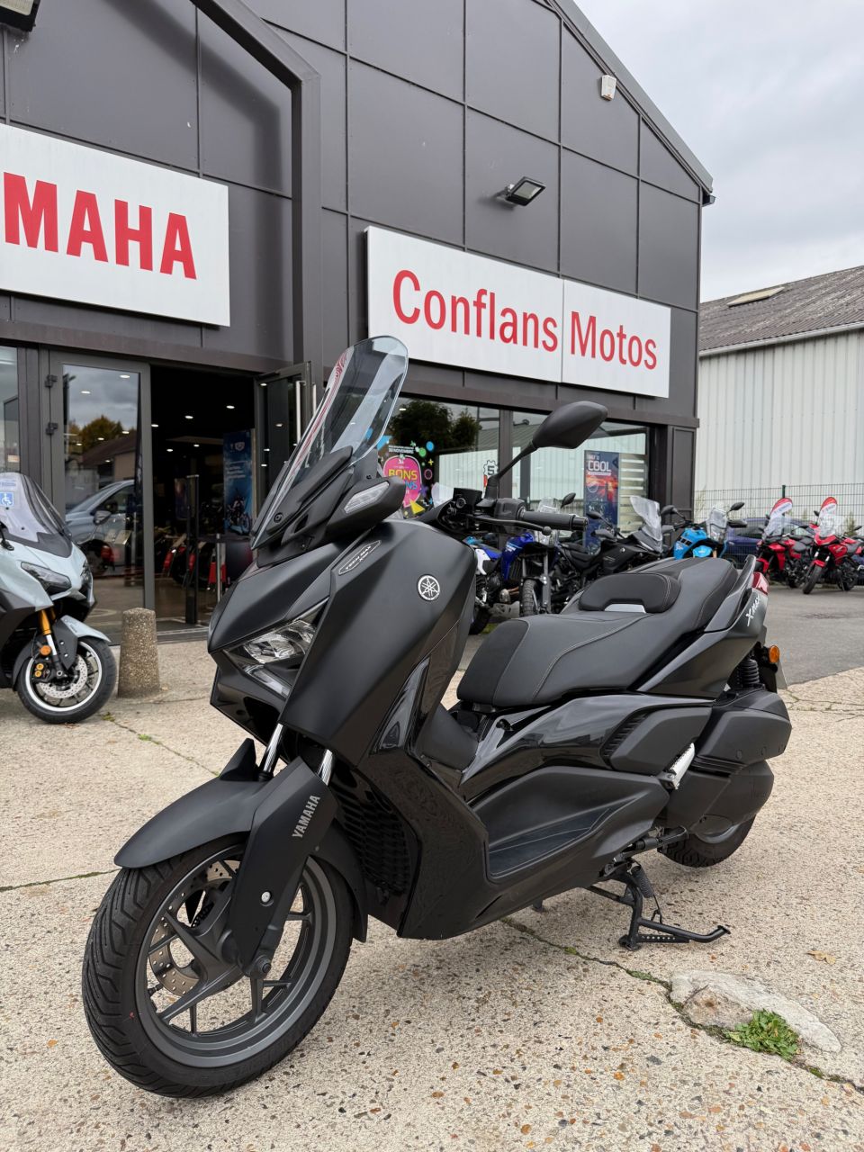 YAMAHA XMAX 300 Tech Max 4
