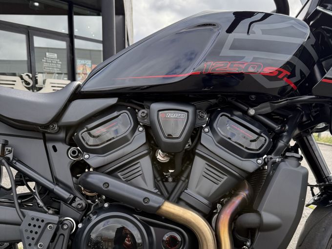 HARLEY-DAVIDSON ADVENTURE PAN AMERICA 1250 ST 4