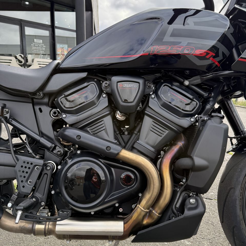 HARLEY-DAVIDSON ADVENTURE PAN AMERICA 1250 ST 4