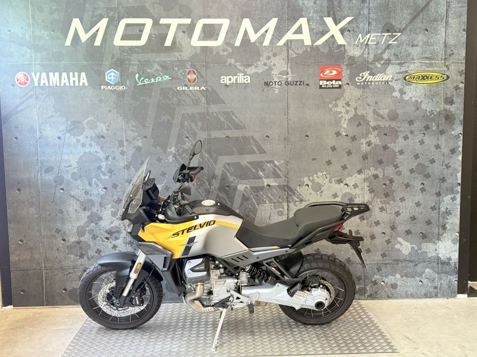 MOTO GUZZI STELVIO 4