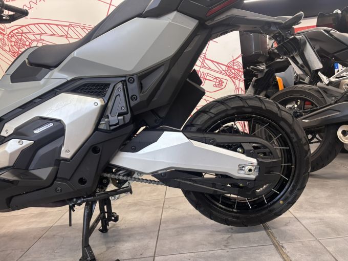 HONDA X-ADV 4