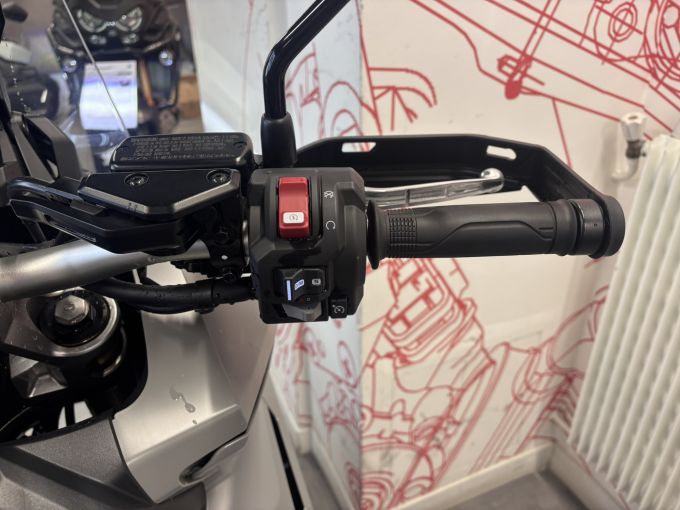 HONDA X-ADV 4