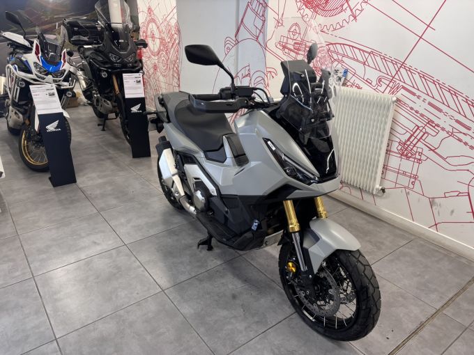 HONDA X-ADV 4