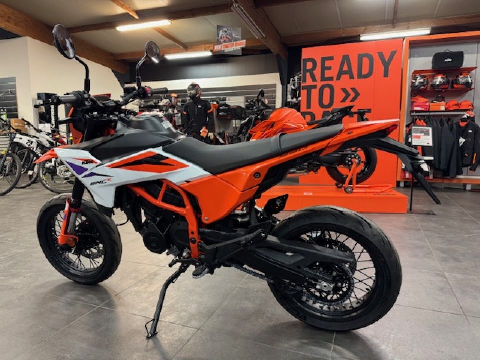 KTM 390 SMC R 4