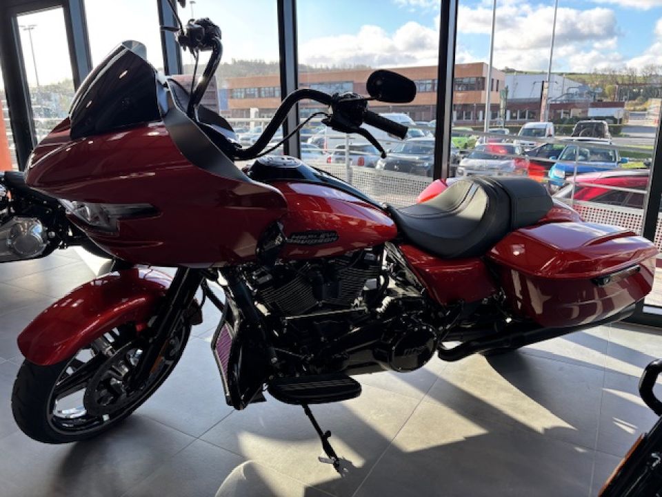 HARLEY-DAVIDSON TOURING ROAD GLIDE 1923 4