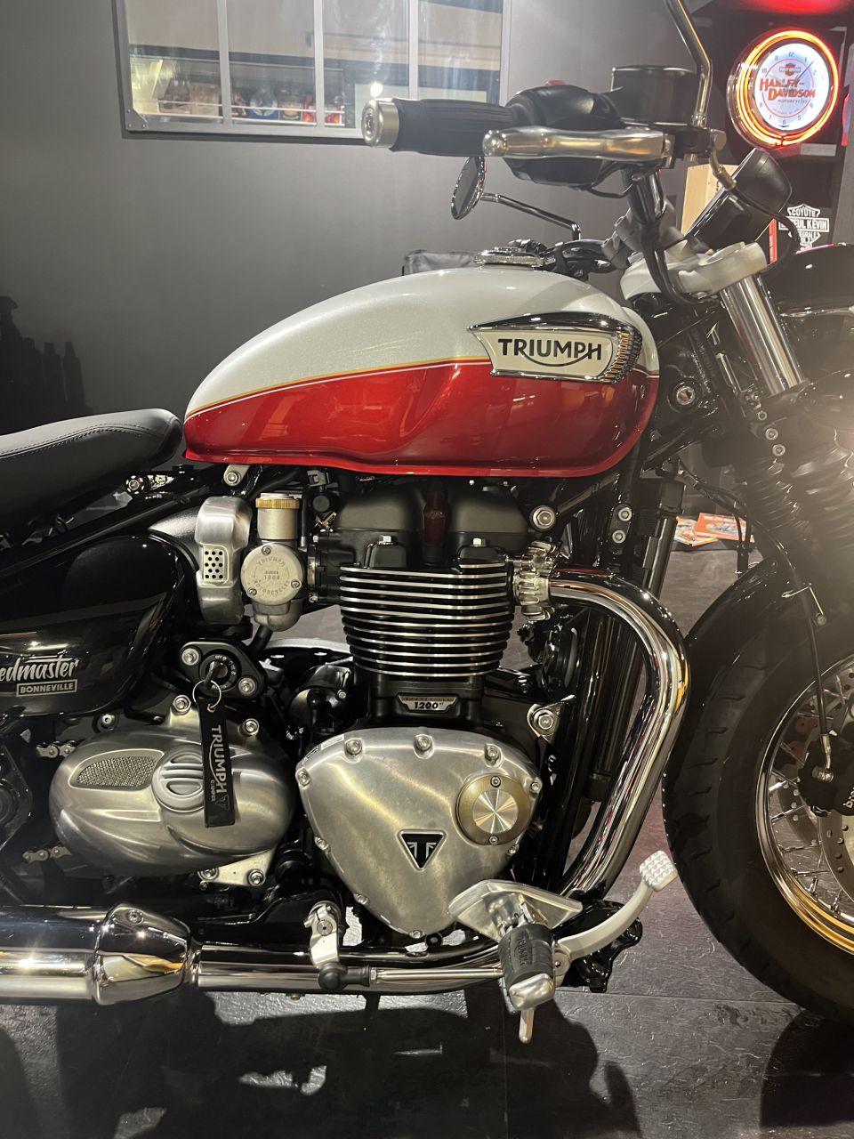 TRIUMPH SPEEDMASTER 1200 4