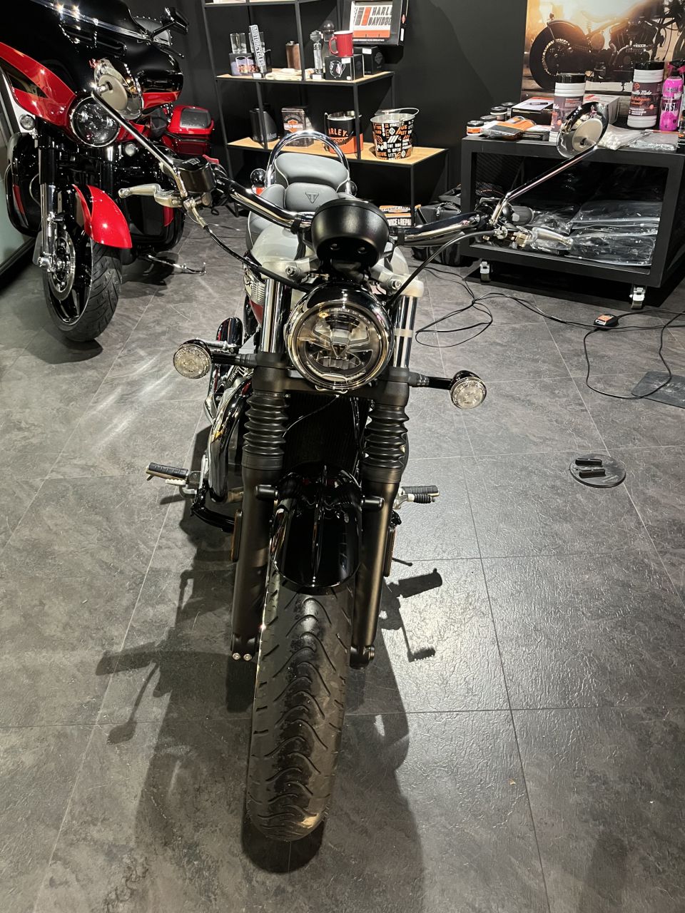 TRIUMPH SPEEDMASTER 1200 4