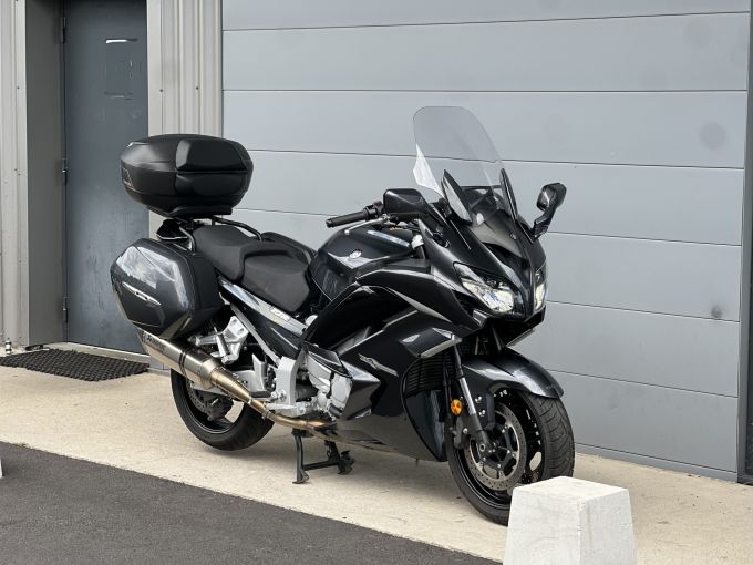 YAMAHA FJR 1300 AE 4