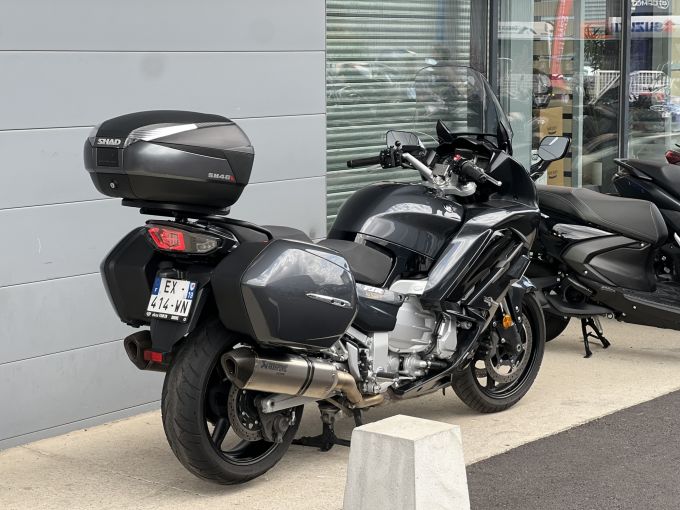 YAMAHA FJR 1300 AE 4