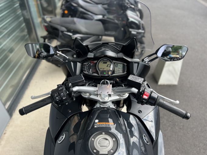 YAMAHA FJR 1300 AE 4