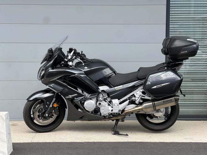 YAMAHA FJR 1300 AE 4