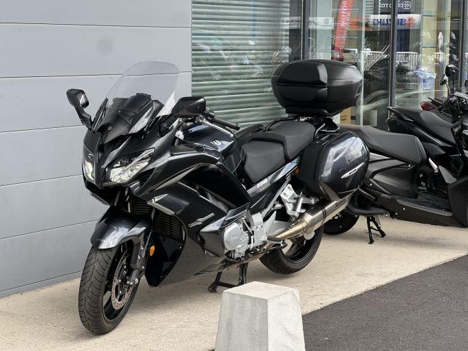 YAMAHA FJR 1300 AE 4