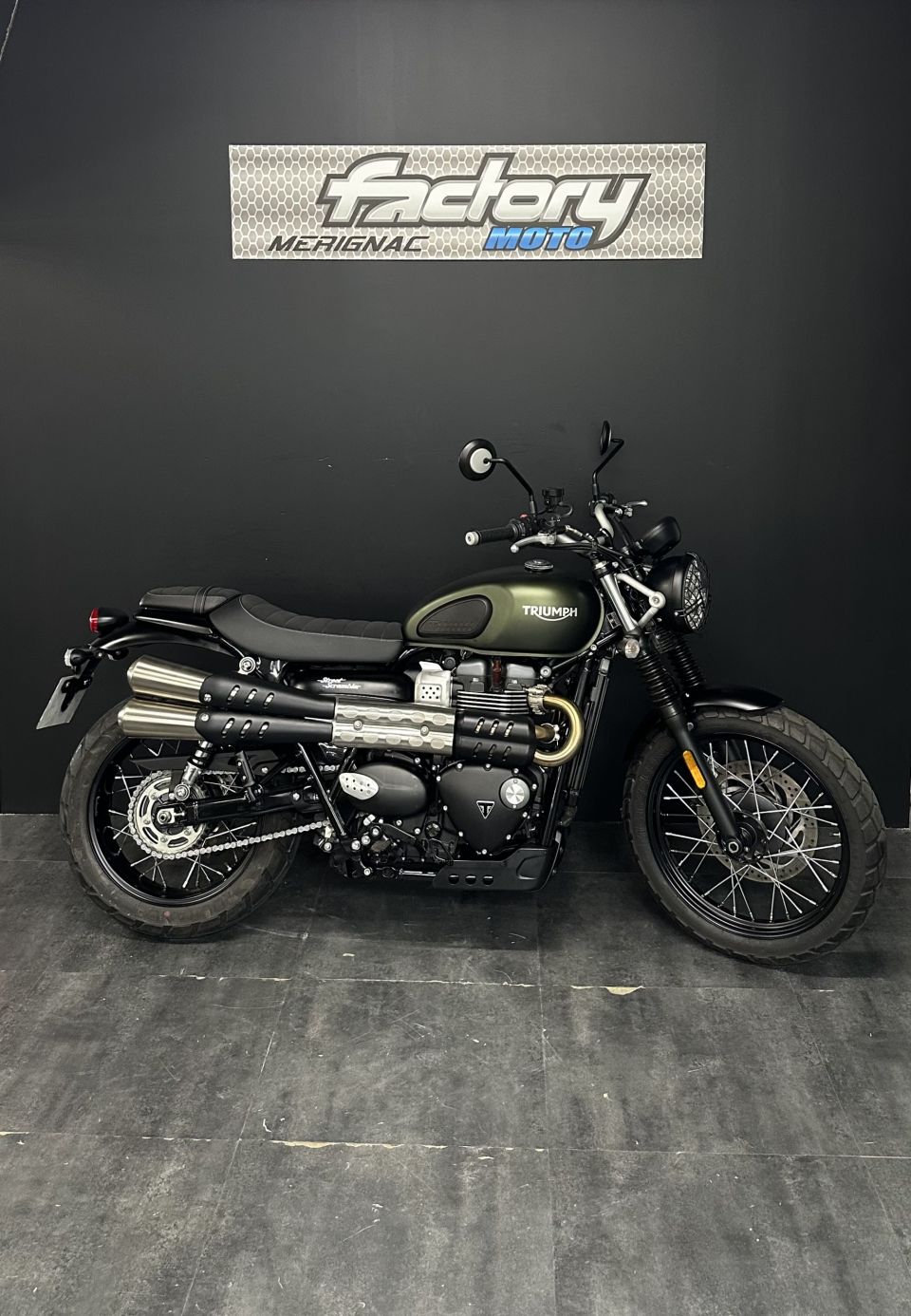 TRIUMPH STREET SCRAMBLER  900 4