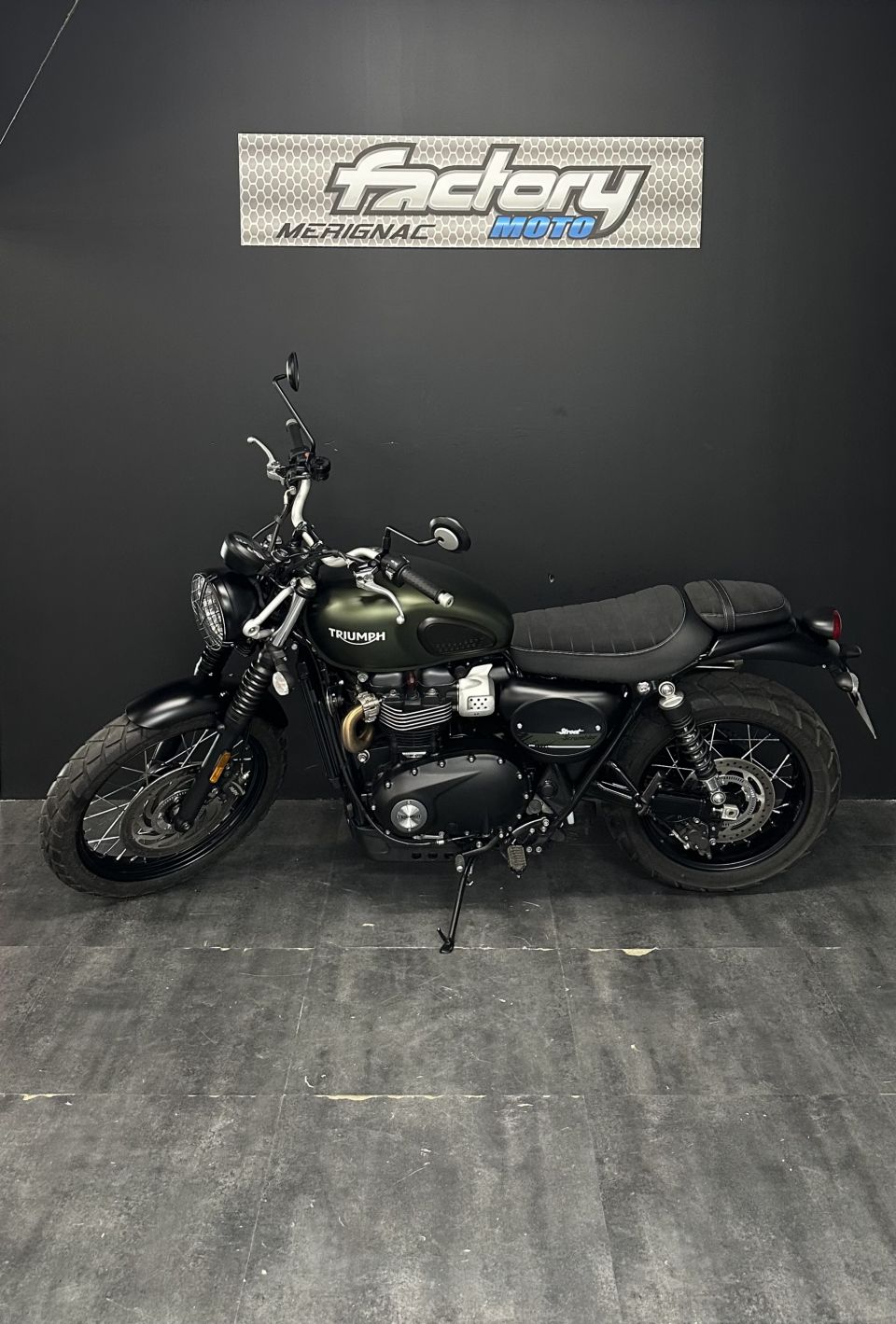 TRIUMPH STREET SCRAMBLER  900 4