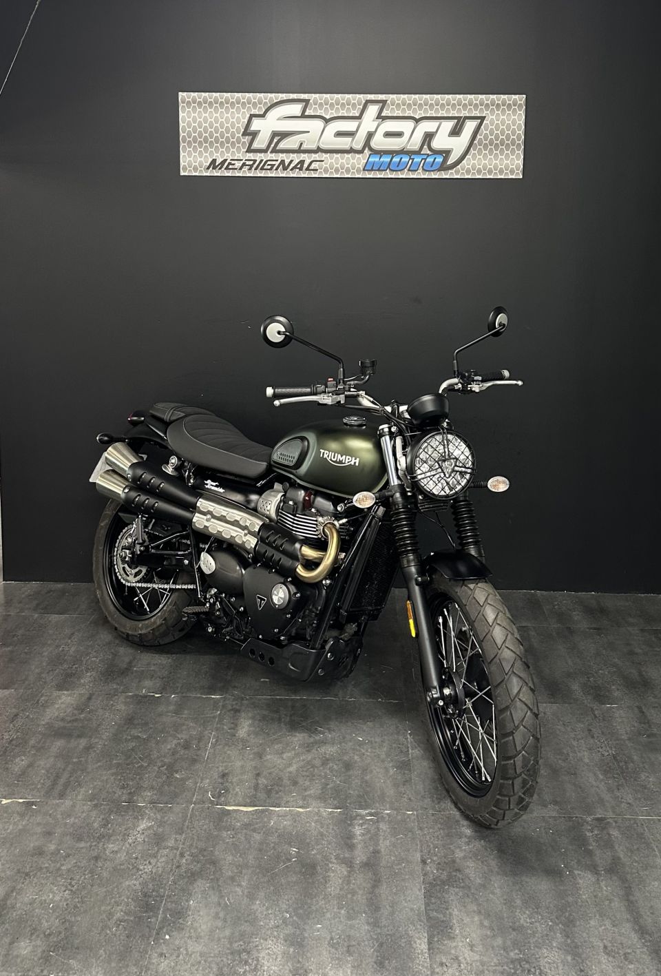 TRIUMPH STREET SCRAMBLER  900 4