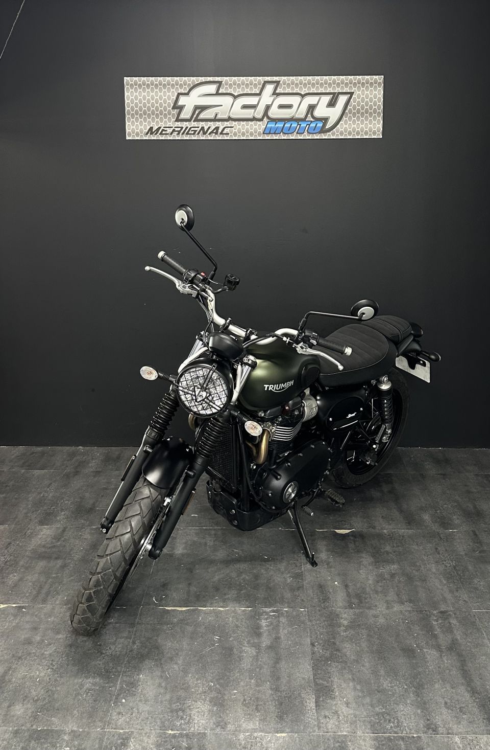 TRIUMPH STREET SCRAMBLER  900 4