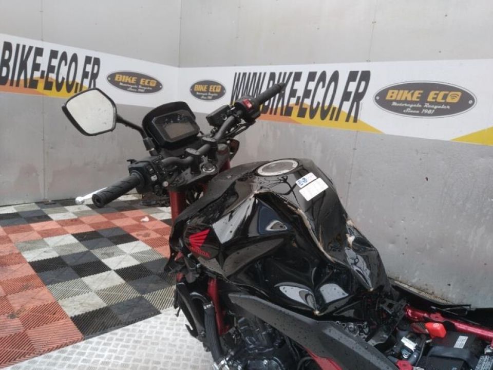 HONDA CB 750 HORNET 4