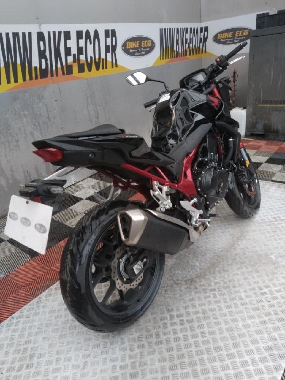 HONDA CB 750 HORNET 4