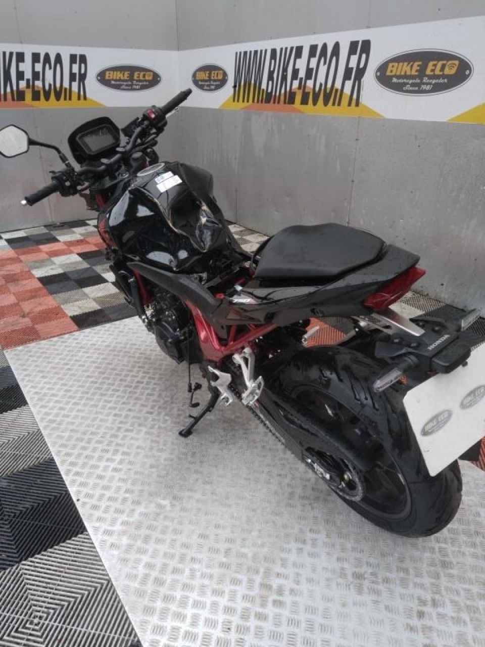 HONDA CB 750 HORNET 4