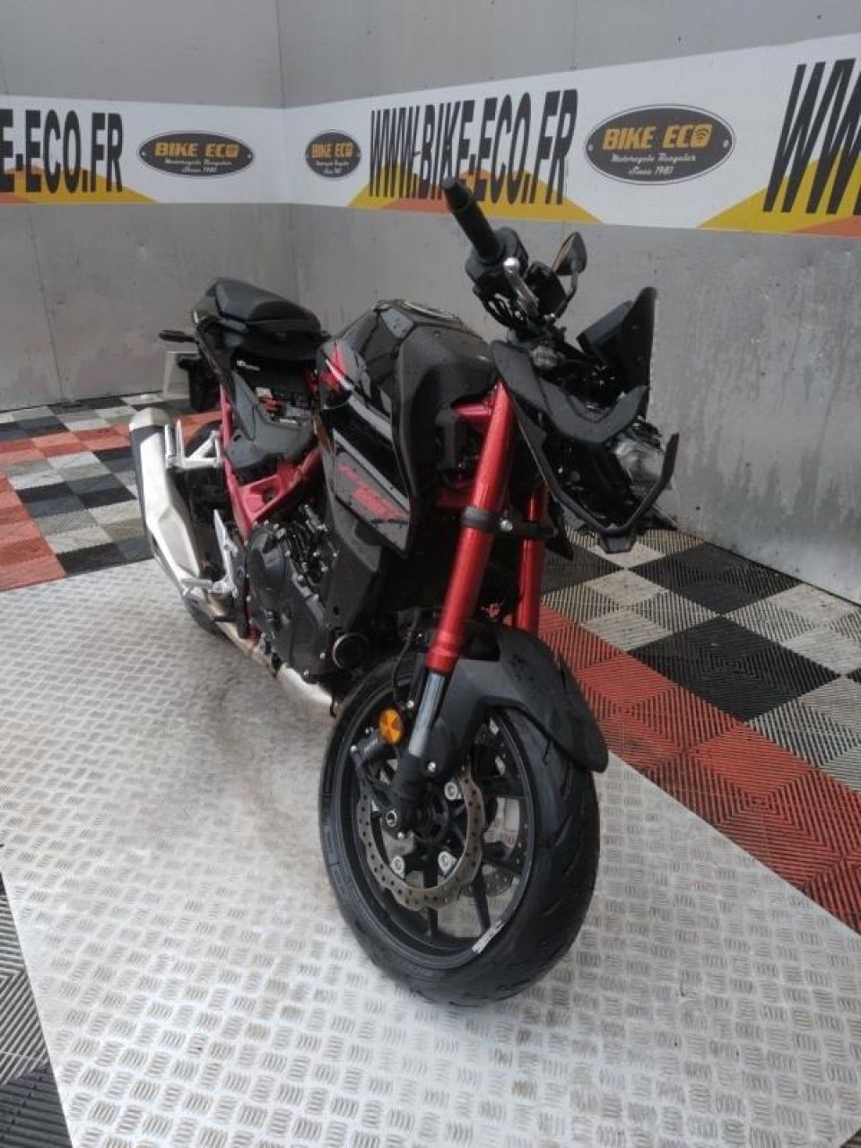 HONDA CB 750 HORNET 4